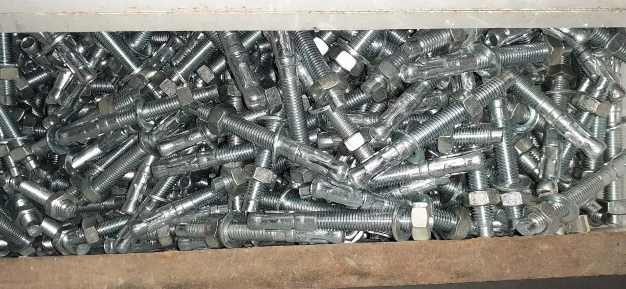 KLİPSLİ DÜBEL 12X110